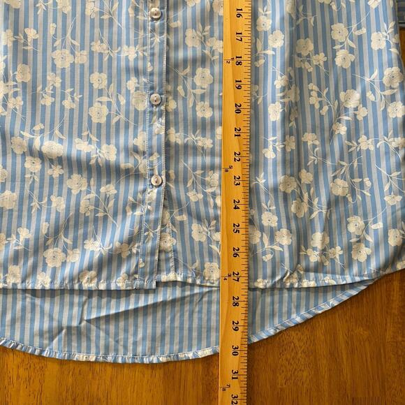 Blair Women’s Size Medium Blue And White Button Down Shirt Stripes Floral 3/4 - Picture 9 of 9